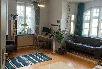 Großes Zimmer mit Flussblick