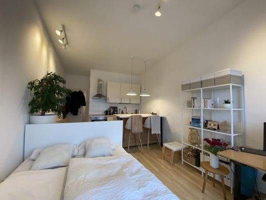 Wohnung mit Blick auf Küche und Eingang