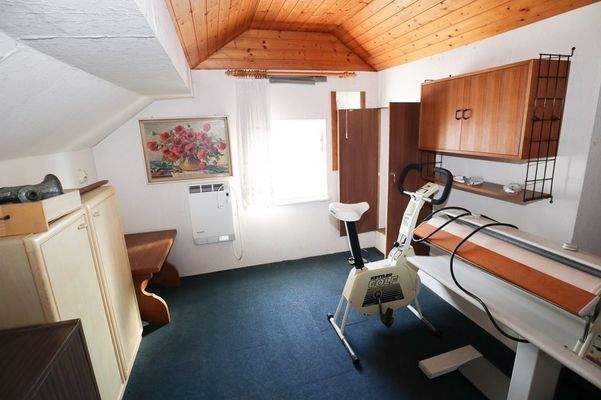 Dachgeschoss Zimmer 2 Althaus