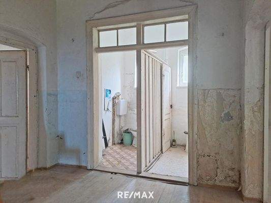 21 E1 OG  Vorhaus hinten mit WC-Anlagen