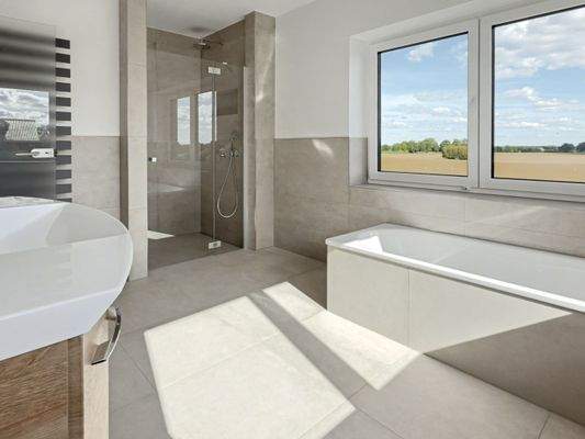 Badezimmer (weitere Ansicht)