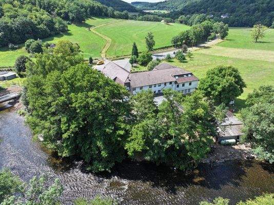 Rückwärtige Luftbildansicht