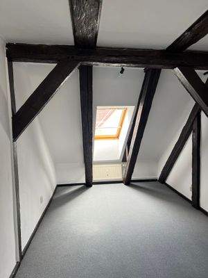 Zimmer 3 Wohnung Dachgeschoß.JPG
