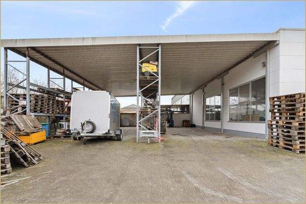 Überdachte Lagerfläche