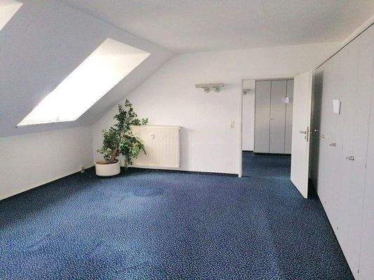 Zimmer, NEUER FUßBODEN wird verlegt