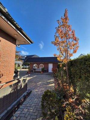 Blick auf die Doppelgarage 