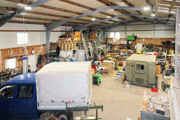 Halle mit 3 Eingängen