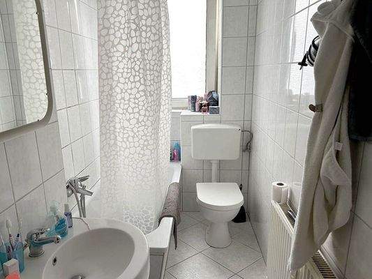 Das Wannenbad mit Fenster