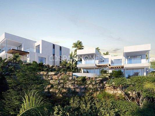 Marbella Townhouses in 5-Star Complex with Privileged Facilities