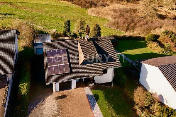 Einfamilienhaus in idyllischer Lage – mit moderner PV-Anlage