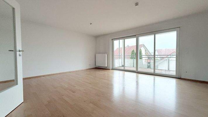 Wohnzimmer mit Südbalkonzugang