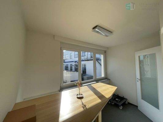 optional kleiner Besprechungsraum / Büro