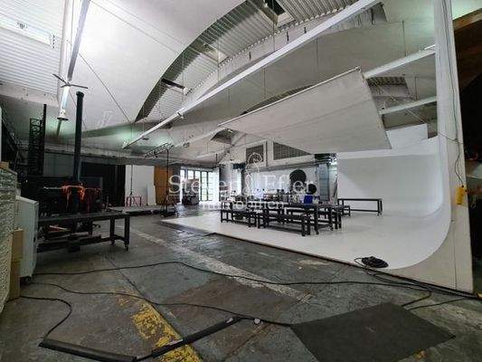 stützenfreie Kuppelhalle