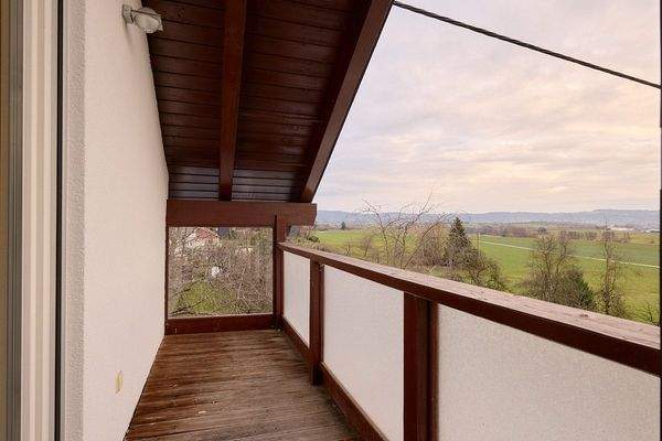 großzügige Loggia mit herrlichem Ausblick