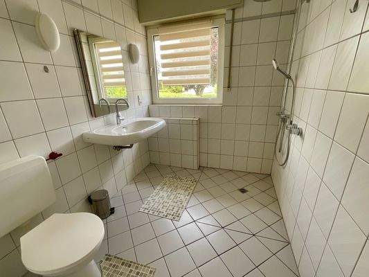 weiteres Badezimmer im EG