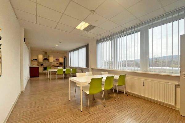 Pausenraum mit Küchenzeile