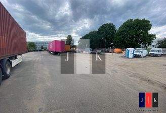 Befestigte Freifläche 1