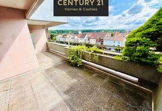 Schöne große Terrasse