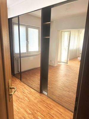 Ankleideschrank im OG Vorraum zum Schlafzimmer  