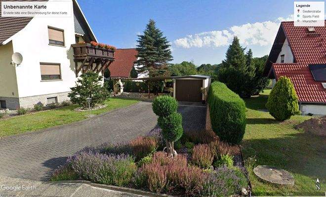 Nachbargrundstück gegenüber