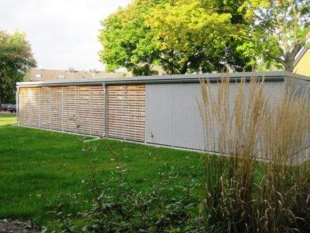 Fahrradbox und Müllstandplatz