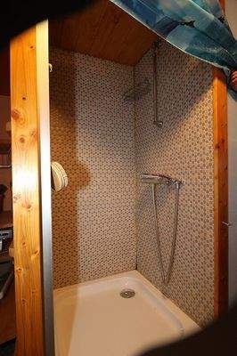 Dusche bei Sauna