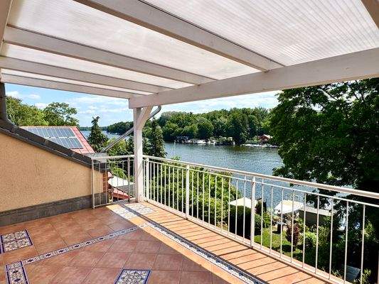 überdachte Terrasse