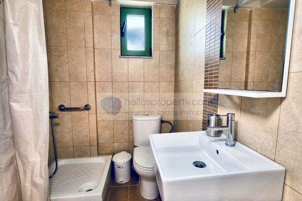 appt 1 (upper) bathroom 1