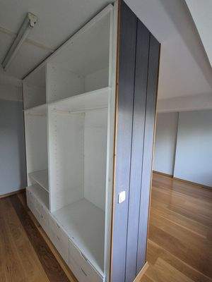 Kleiderschrank