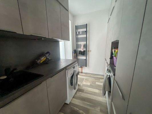 d39bca64-71b7-48b8-a21e-059b479c3c3d