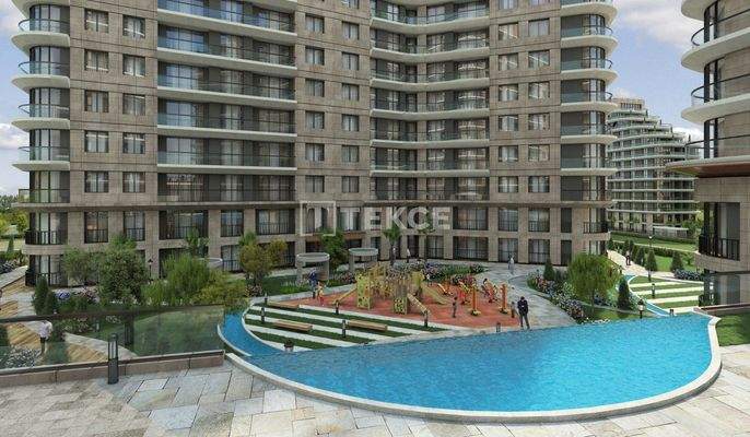 Spacious Properties in a Comprehensive Complex in Istanbul