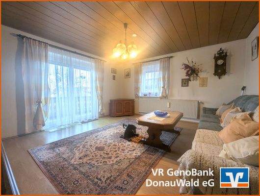 Großes und helles Wohnzimmer