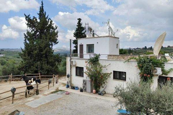 Kreta, Pemonia: Ruhiges und weitläufiges Anwesen zu verkaufen