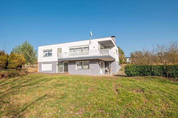 Bornweg 15/16 – 54668 Holsthum