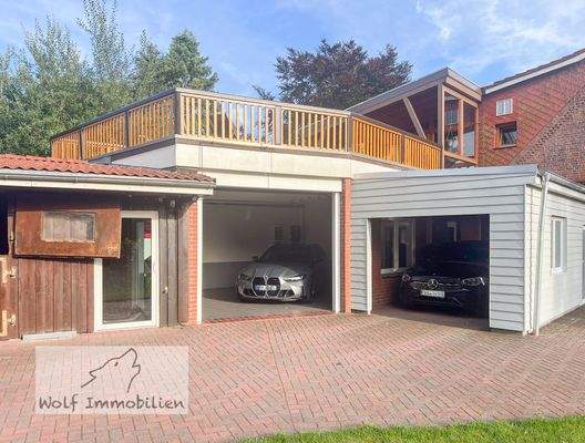 Zwei Garagen am Haus