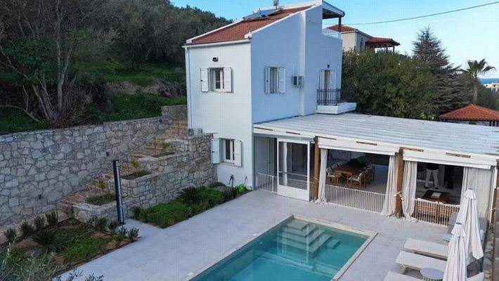 Kreta: Moderne 2-Schlafzimmer-Villa mit privatem Pool in Almyrida zu verkaufen