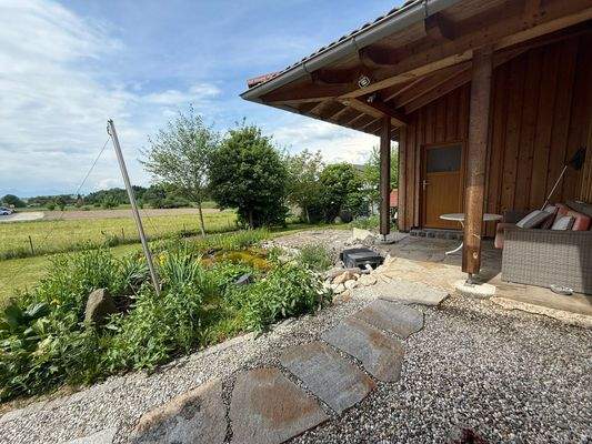 kleine (Personal)Terrasse beim Gewerbeanbau