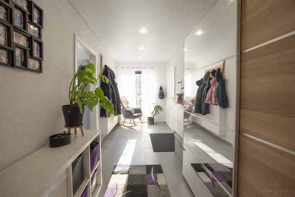 Einladender Flur mit viel Platz