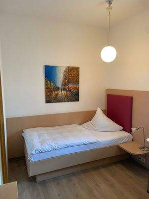 Ruhiges, helles Einzelzimmer