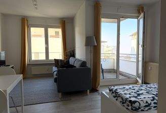 Lichtdurchfluteter Wohn-/Essbereich