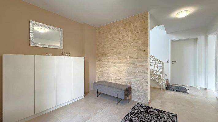 Diele mit Garderobe UG