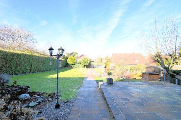 Der Blick in den großen Garten