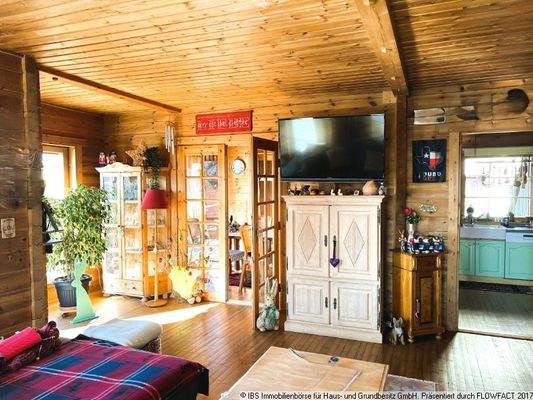 Flügeltür zu Esszi