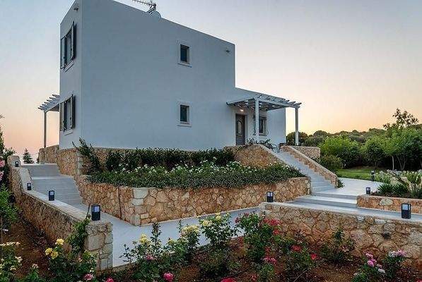 Kreta, Tersanas: Luxusvilla mit unschlagbarer Aussicht in ruhiger Lage zu verkaufen