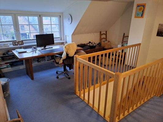 Dachgeschossflur (2).jpg