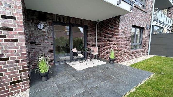 Südost-Terrasse mit Gartenanteil