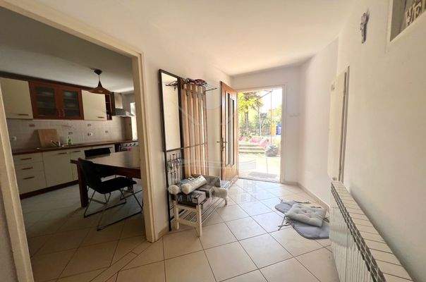 Großzügiges Wohnkonzept mit Arbeitsmöglichkeit