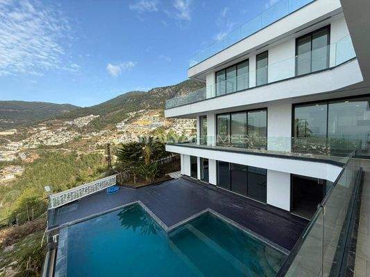Smart House with Infinity Pool in Alanya Antalya