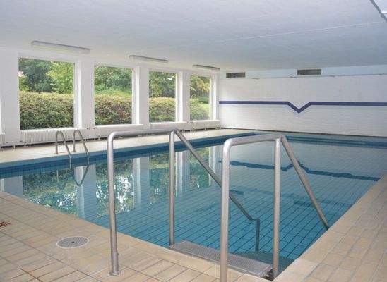 Schwimmbad zur Mitbenutzung im Haus