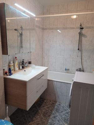 Bad mit Wanne